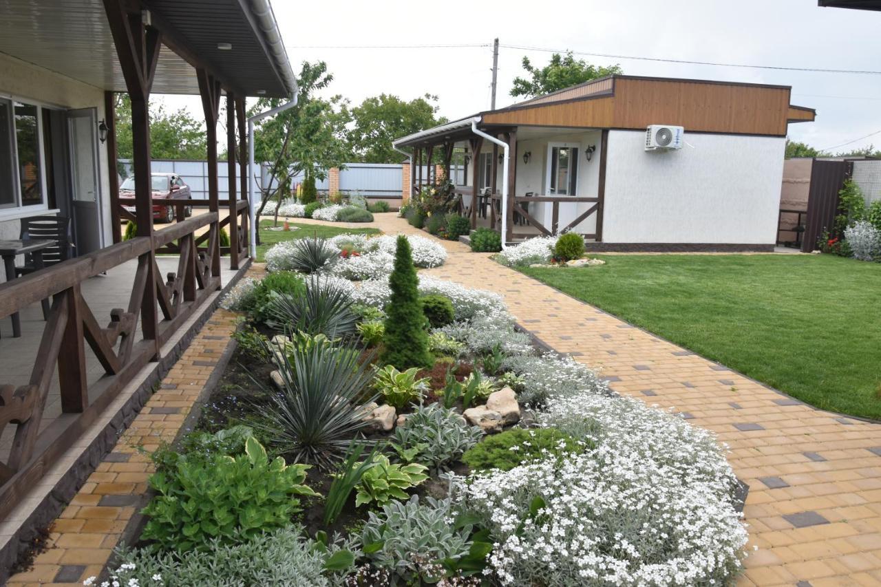 Hotel Три Кошки Tschornomorske Exterior foto