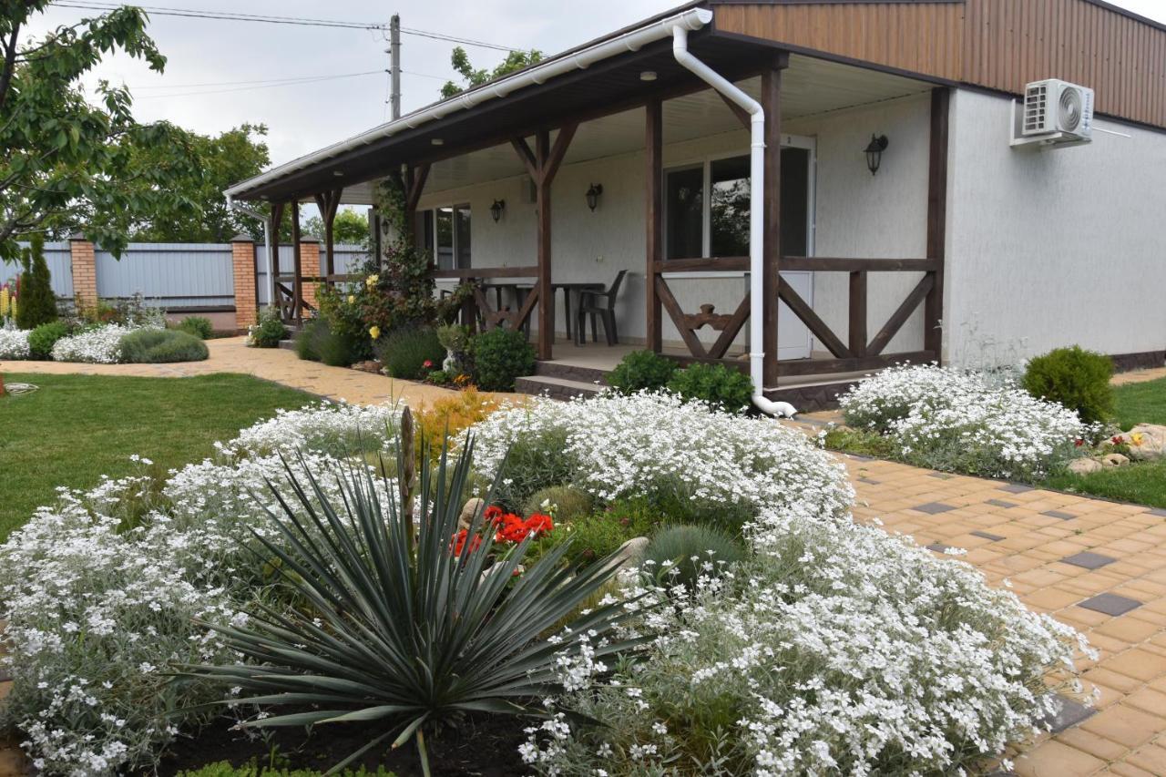 Hotel Три Кошки Tschornomorske Exterior foto